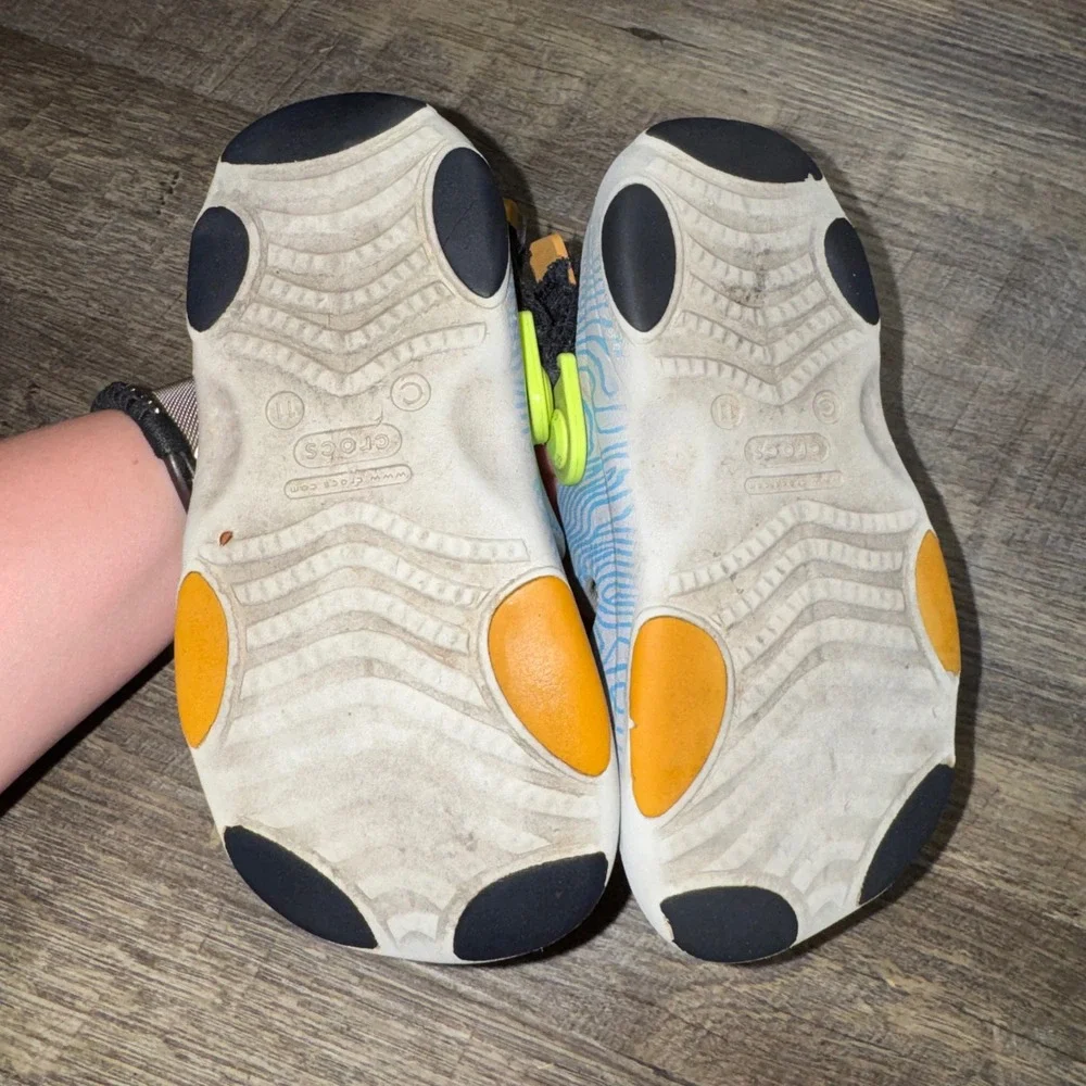 Crocs Kids All-Terrain Sandal Blue Topographic Topo Print Gray C11 Outdoor
